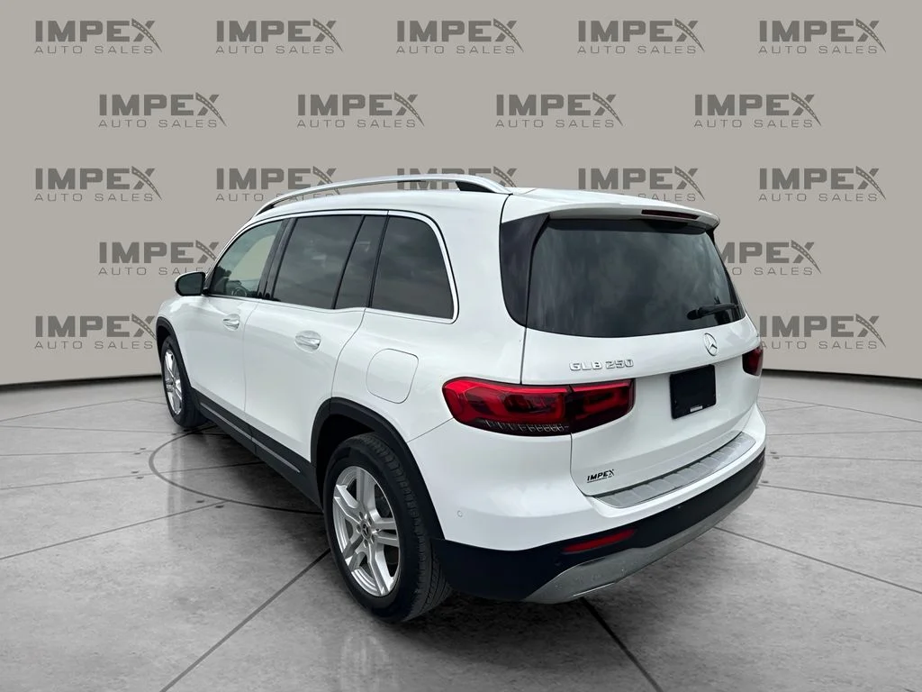 Used 2022 White Mercedes-Benz GLB 250 image 3