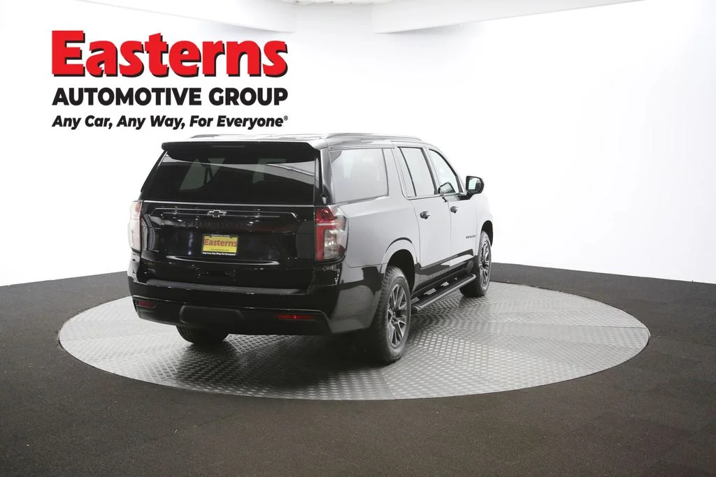 Used 2023 Black Chevrolet Z71 image 45