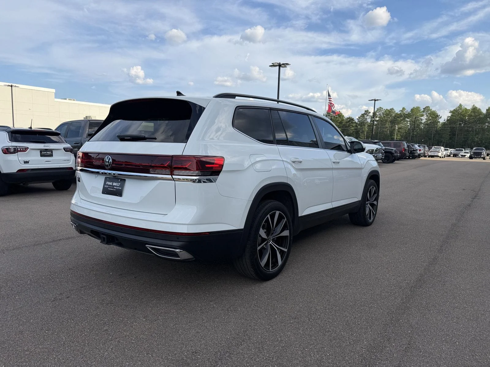 Used 2024 Pure White Volkswagen 2.0T SE w/Technology image 6