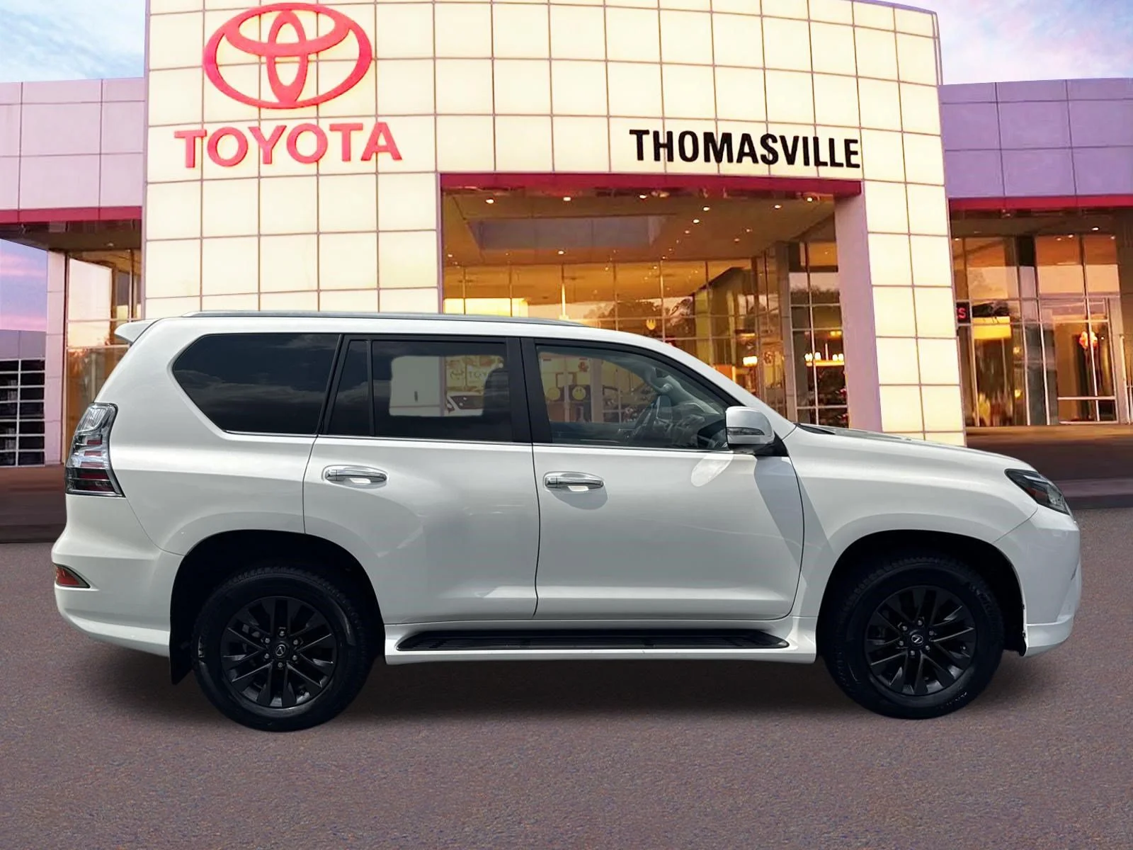 Used 2021 Starfire Pearl Lexus 460 image 4