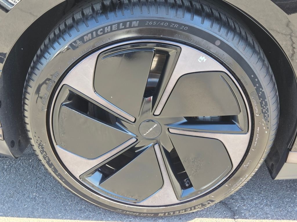 Used 2024  Lucid Touring image 26
