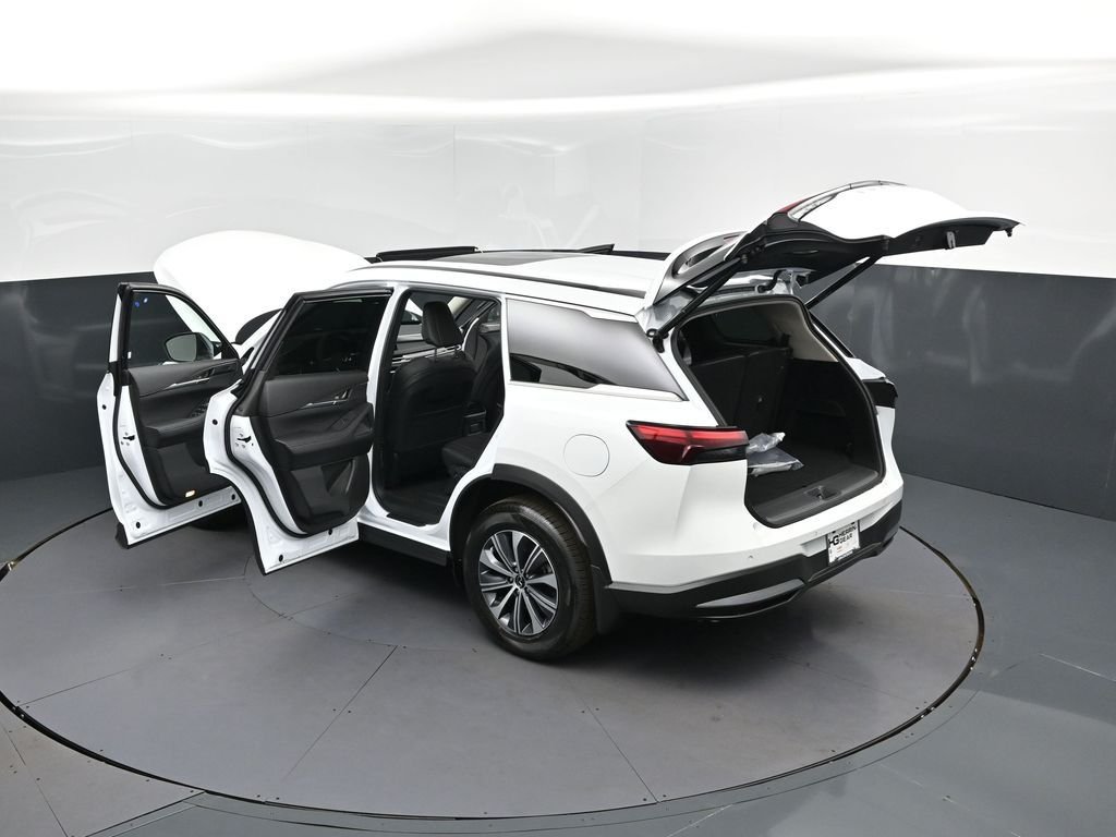 Certified Used 2026 White INFINITI PURE image 2
