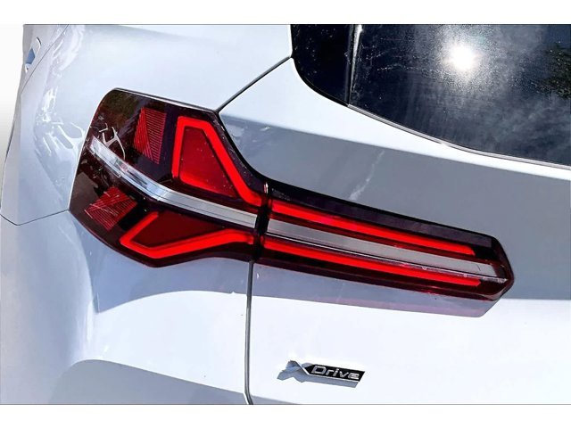 New 2026 Alpine White BMW 30 xDrive image 14