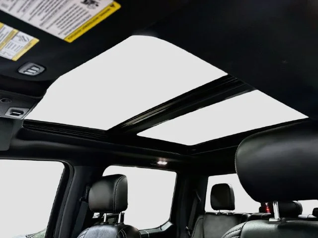 Used 2019  Ford XL image 24