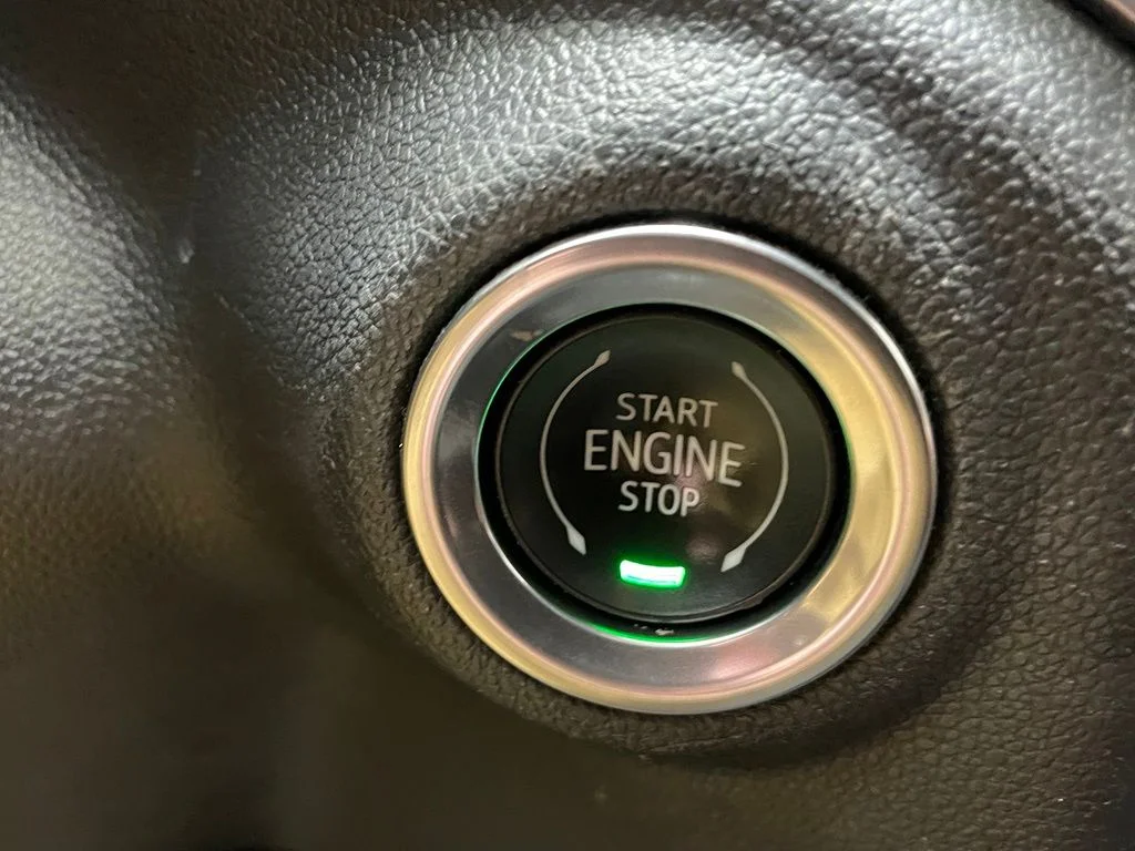Used 2022 White Chevrolet Custom image 27