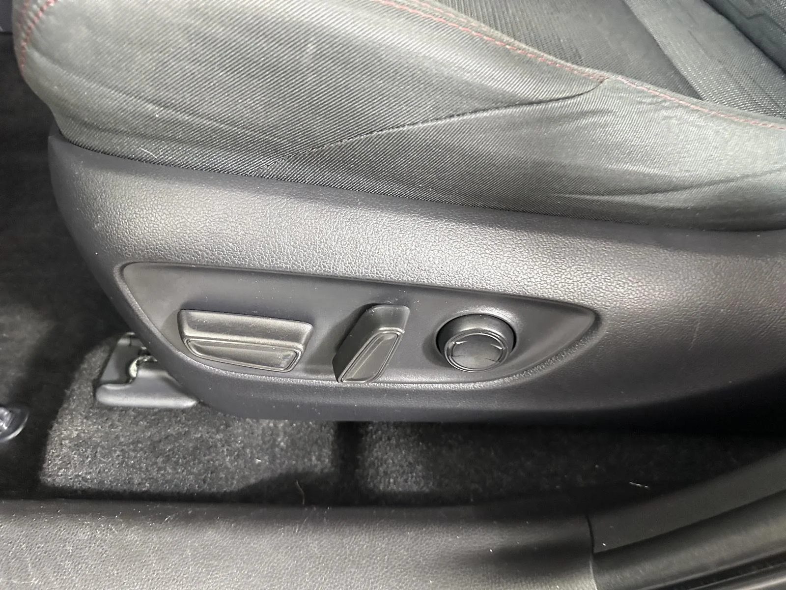 Used 2022 Magnetic Gray Metallic Toyota SE image 26