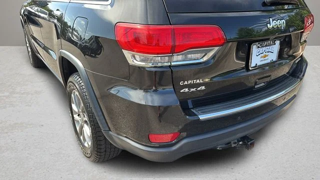 Used 2015 Black Jeep Limited image 39