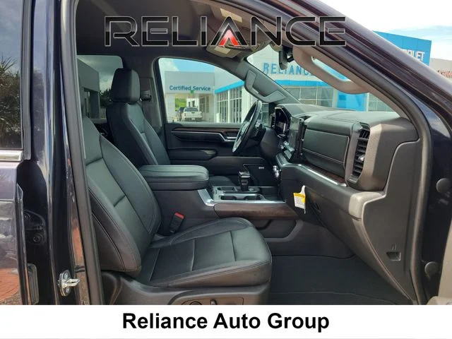 Used 2023 Silver GMC SLT image 16