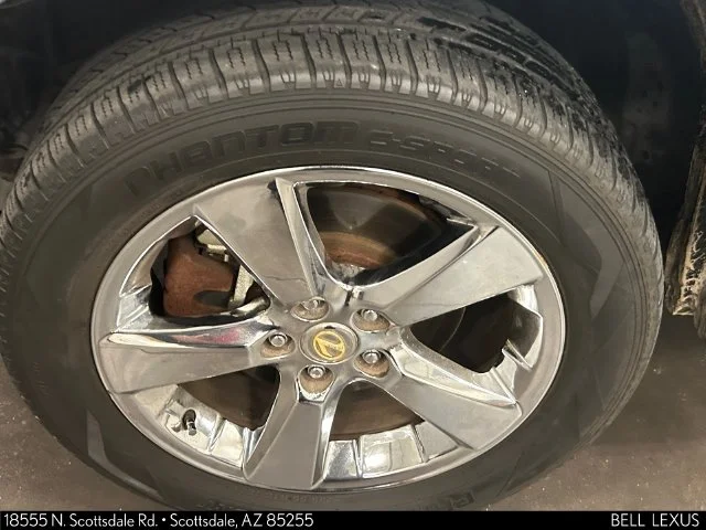 Used 2005 Blue Lexus 330 image 10