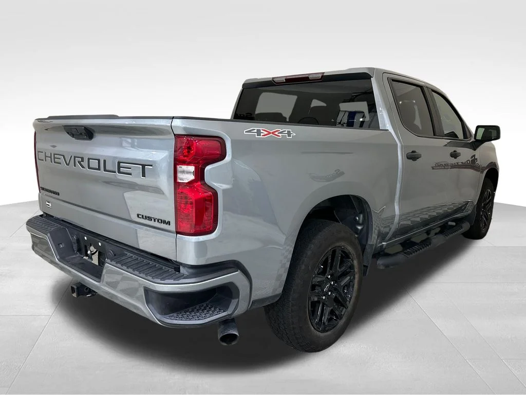 Used 2025 Gray Chevrolet Custom image 6