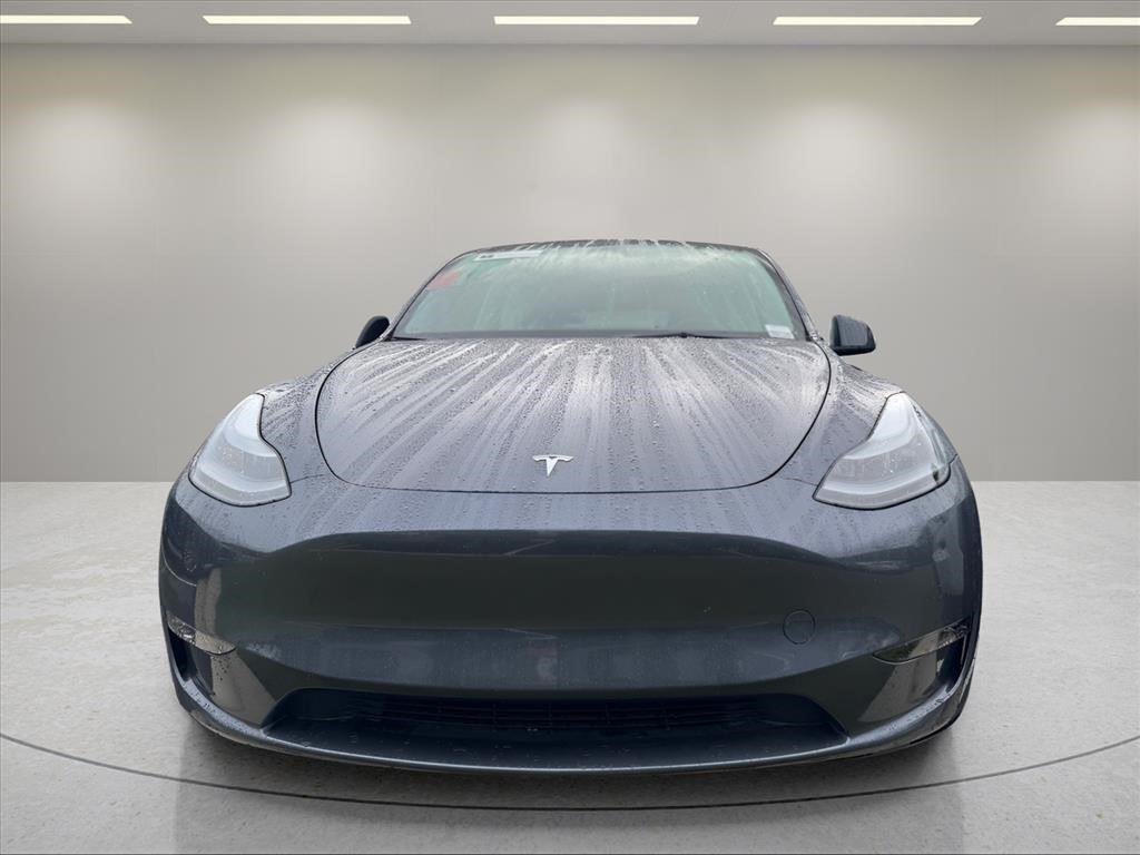 Used 2023  TESLA  image 3