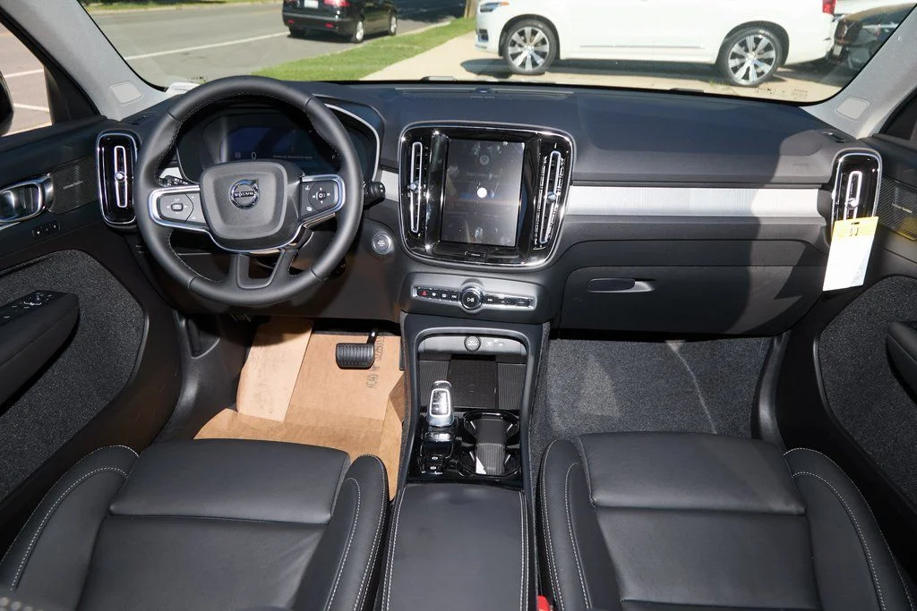 2026 Volvo XC40 Ultra - Photo 23