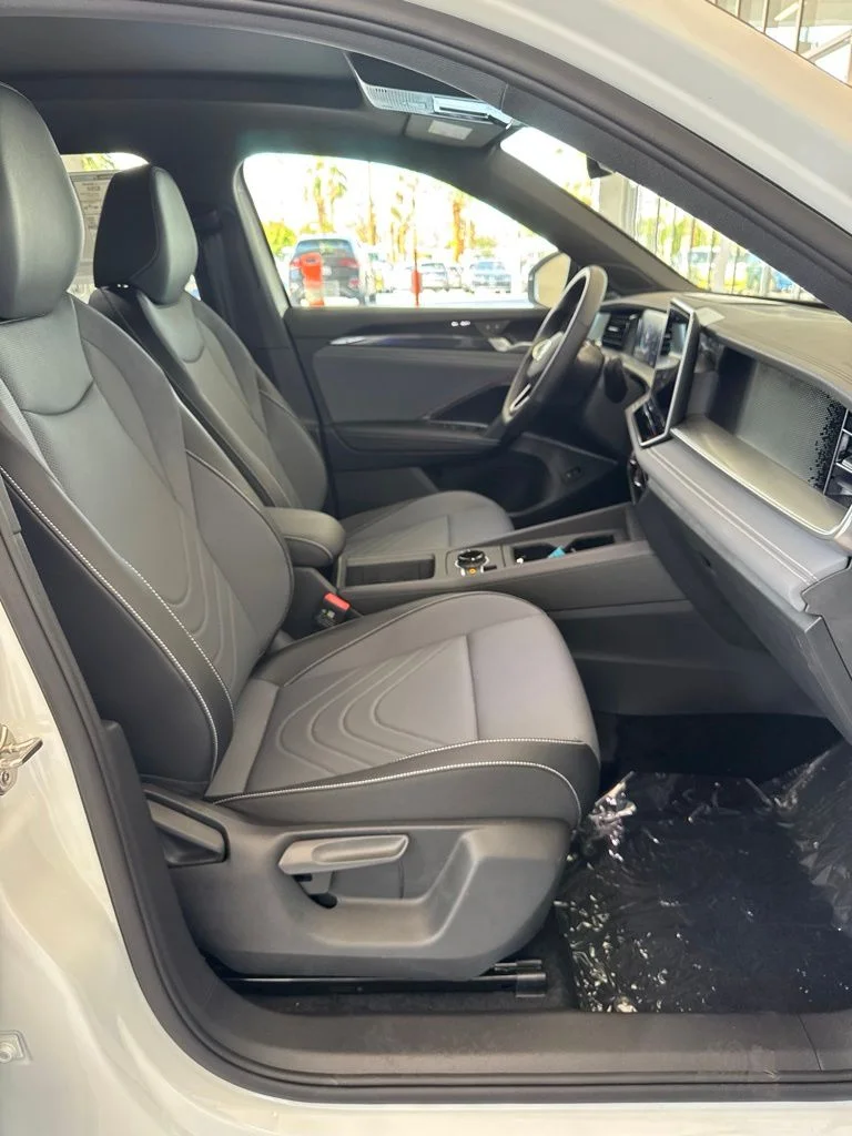 New 2026 White/off-white Volkswagen 2.0T SE R-Line Black image 8