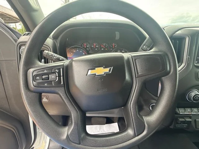 Used 2024 White Chevrolet Custom image 16
