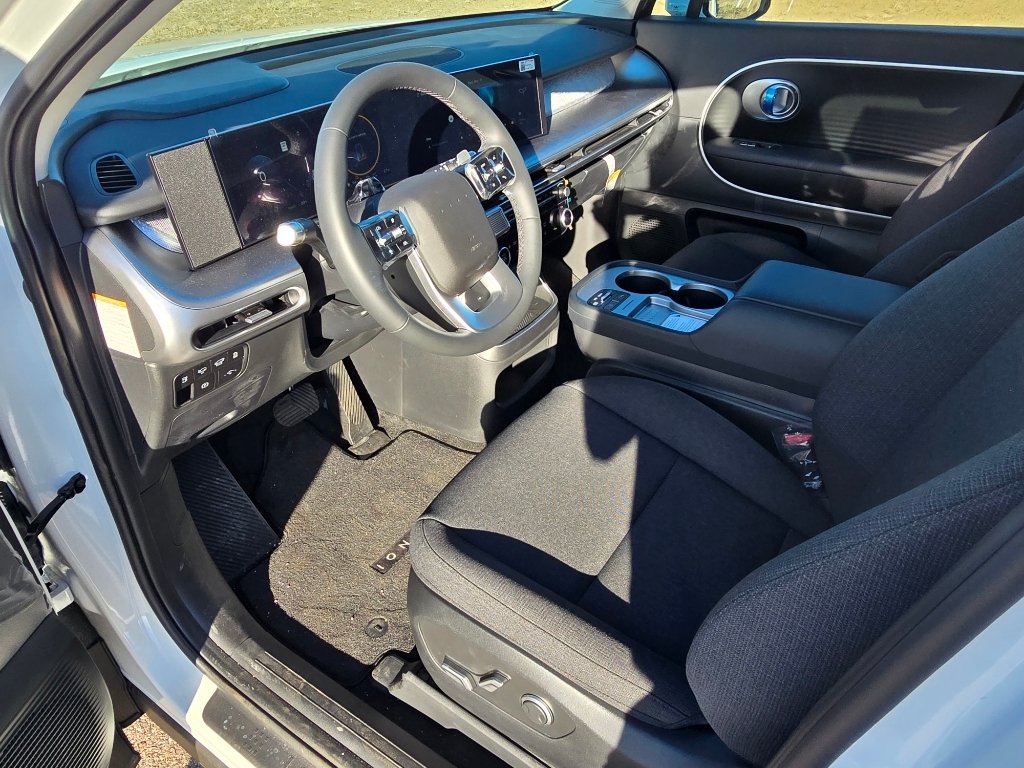 New 2026 Snow White Pearl Hyundai SE image 24