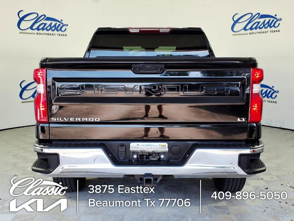 Used 2025 Black Chevrolet LT image 4