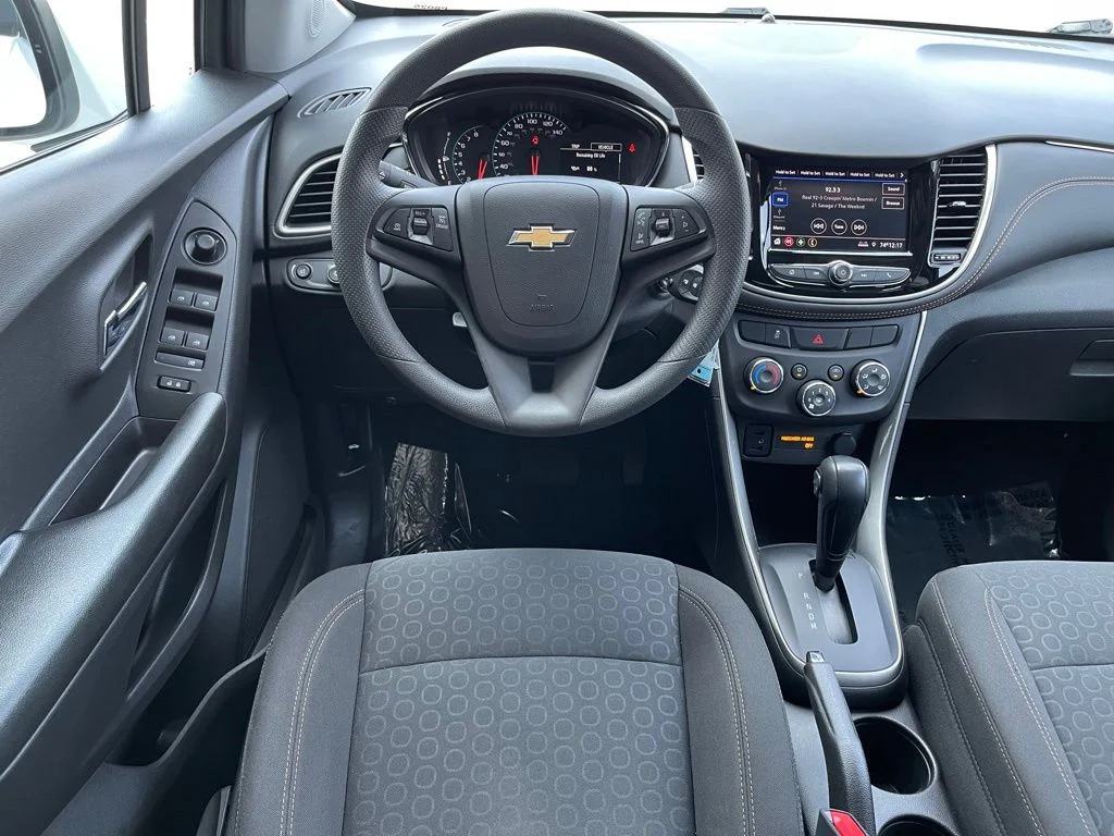 Used 2022 White Chevrolet LS image 23