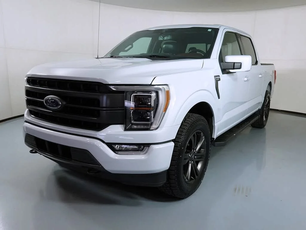 Used 2021 White Ford Lariat image 4