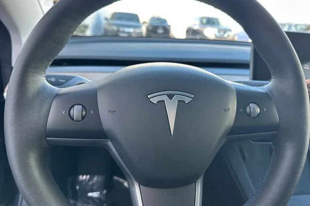 Used 2023  Tesla Base image 24