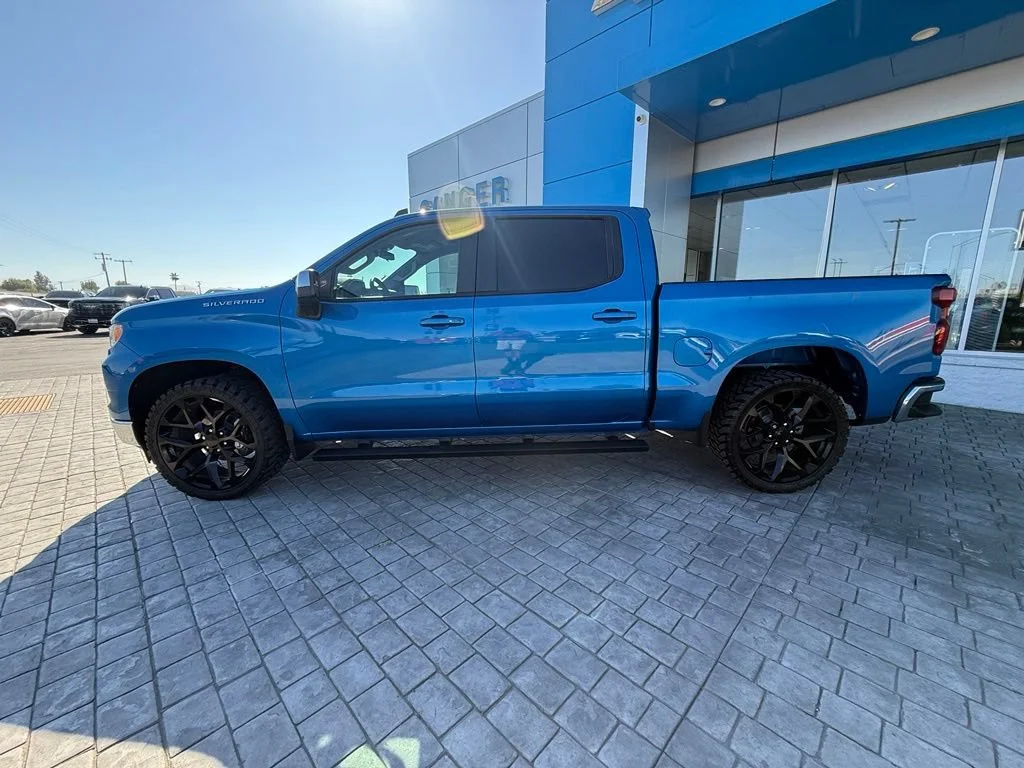 Used 2022 Glacier Blue Metallic Chevrolet LT image 6