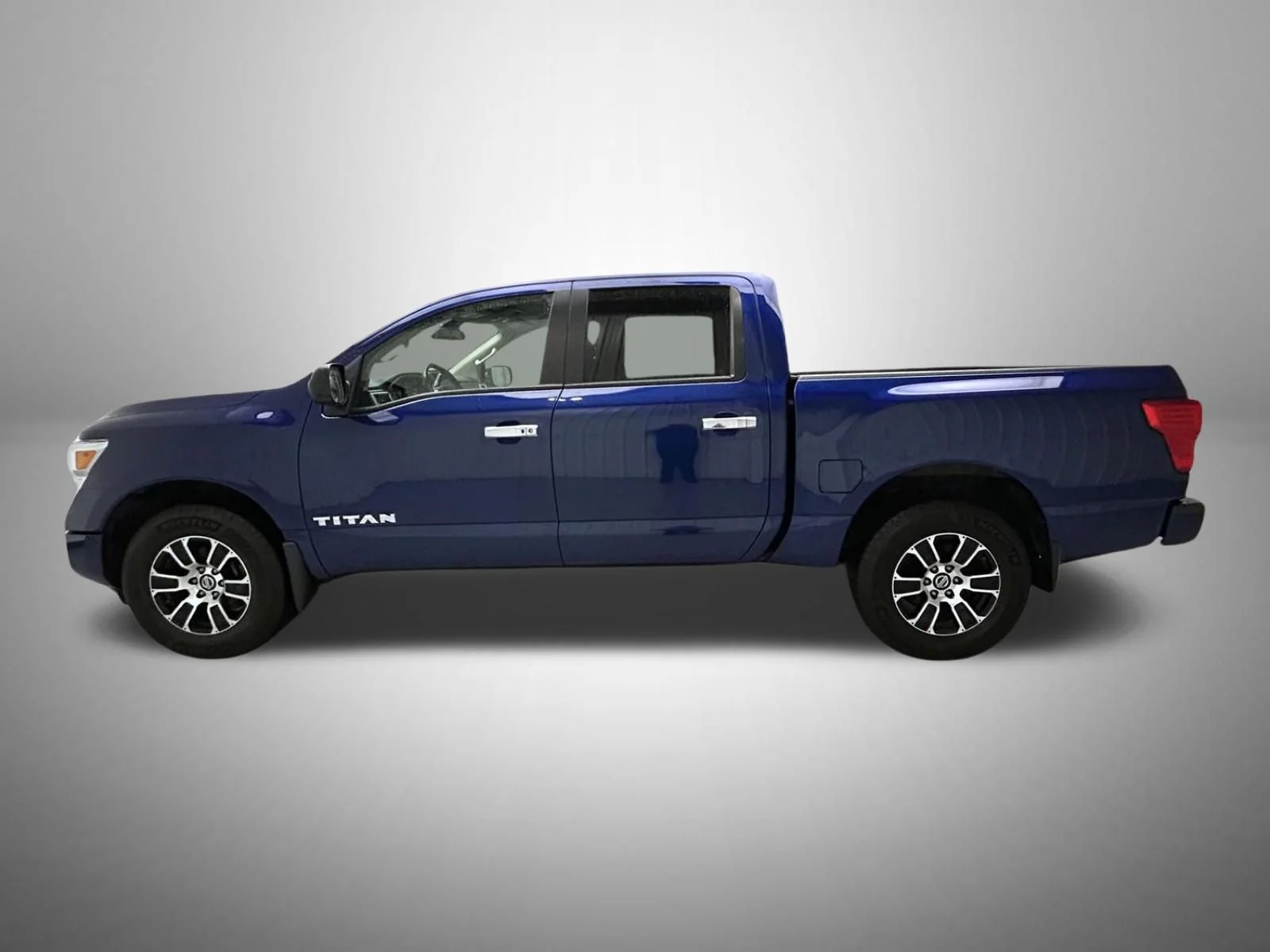 Used 2021 Blue Nissan SV image 8
