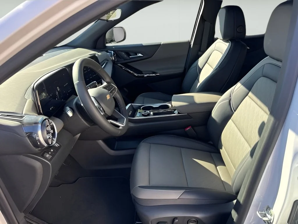 New 2027 Summit White Chevrolet LT image 8