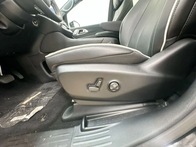 2026 Chrysler Pacifica Limited - Photo 15