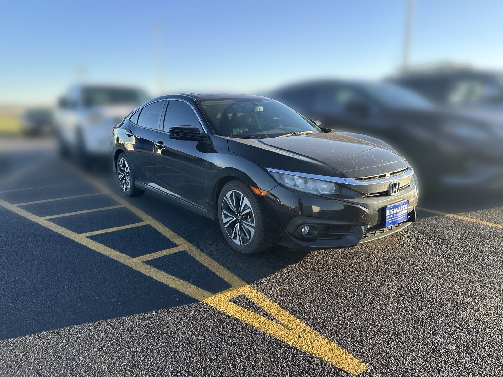 Used 2016 Black Honda EX-L image 2