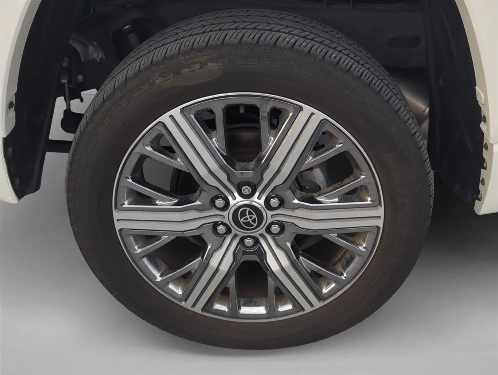 Used 2024 Wind Chill Pearl Toyota Capstone Hybrid image 7