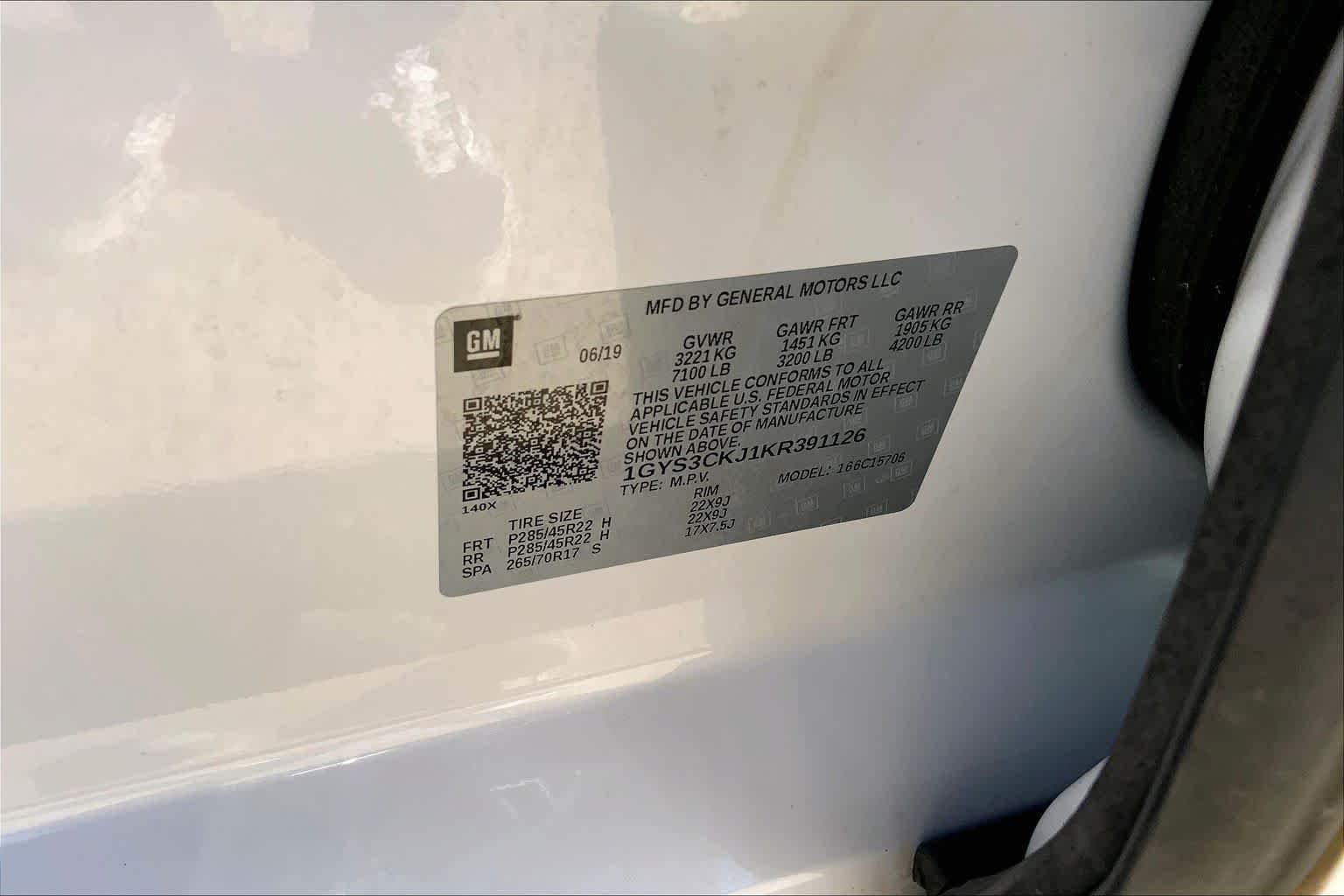 Used 2019 Crystal White Tricoat Cadillac Premium Luxury image 37