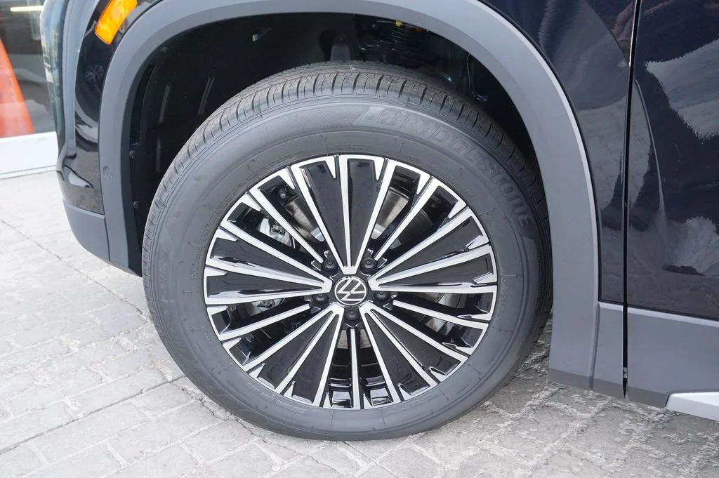 New 2026 Black Volkswagen 2.0T S image 27