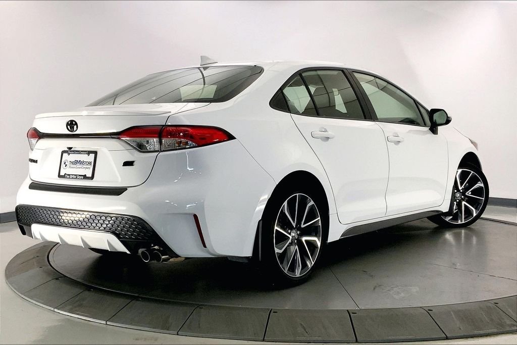 Used 2022 White Toyota SE image 12