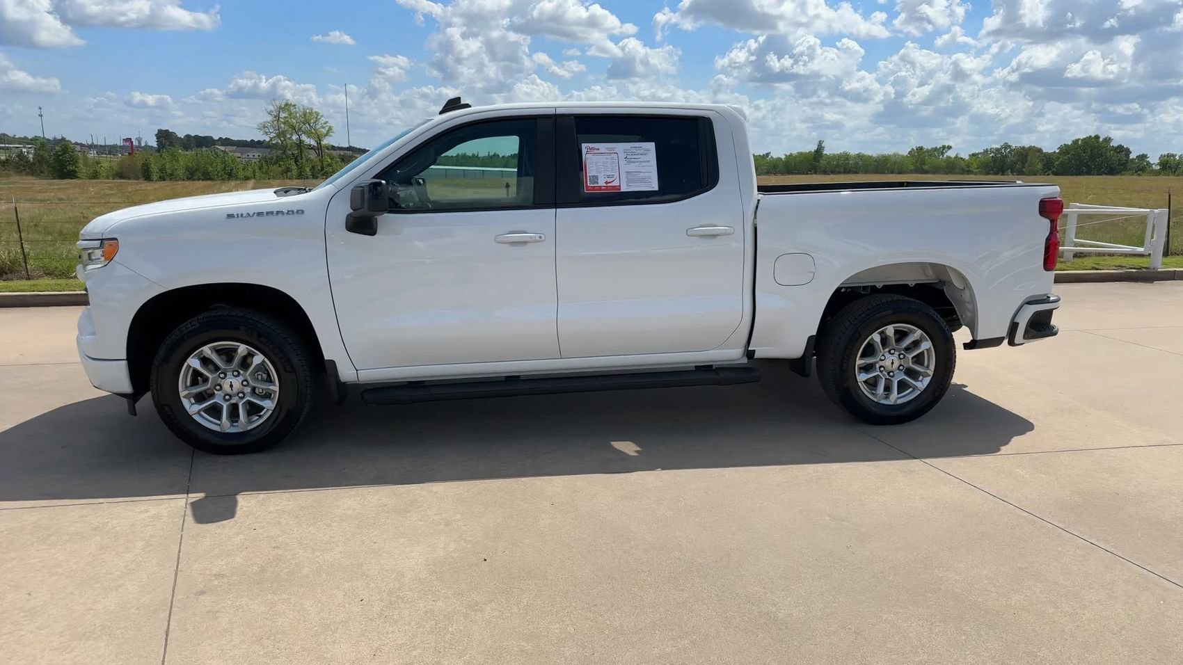 Used 2025 Summit White Chevrolet RST image 6