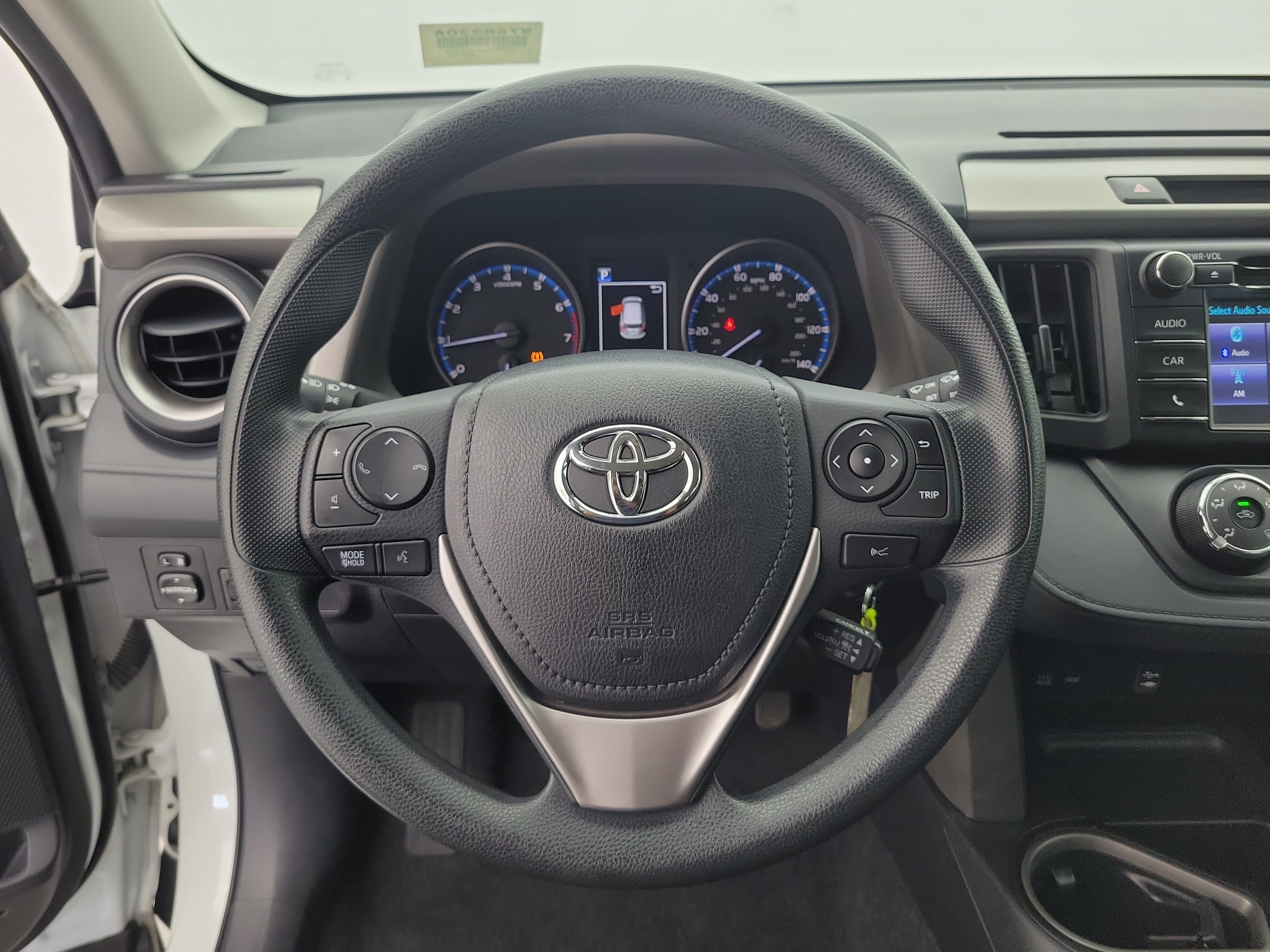 Used 2018 Super White Toyota LE image 22