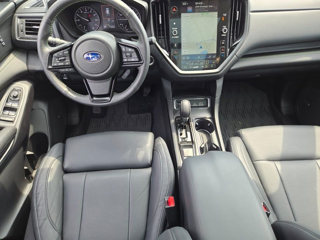 Used 2025 White Subaru Onyx Edition Touring image 2
