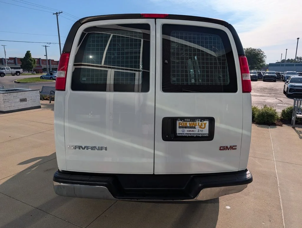 Used 2020 White GMC Work Van image 4