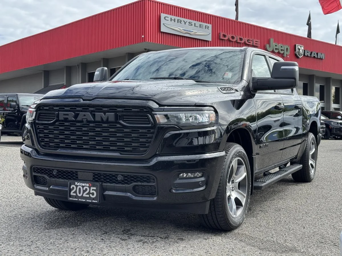New 2025 Black RAM Tradesman C/c 4x4 image 1