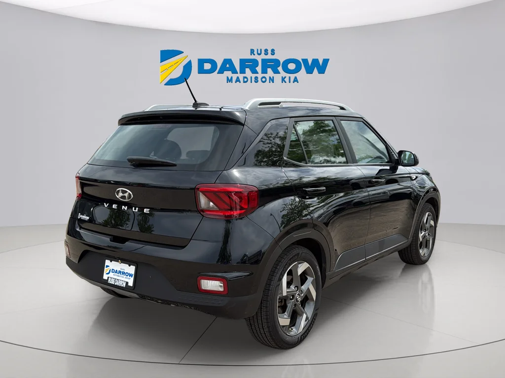 Used 2024 Onyx Black Hyundai SEL image 5