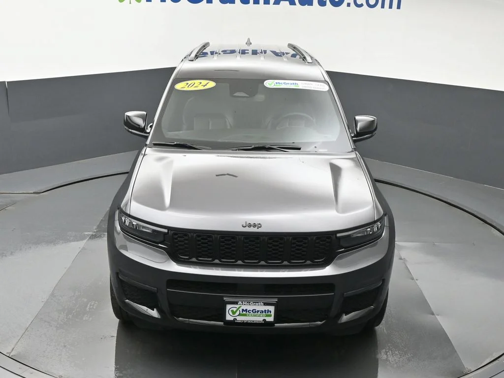 Used 2024 Gray Jeep Limited image 29