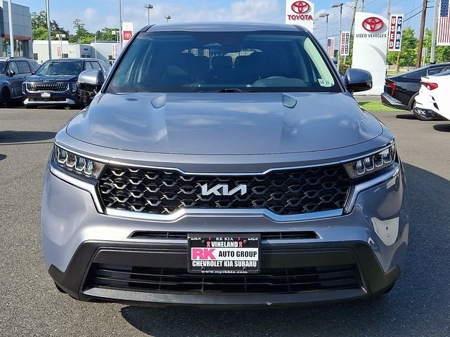 Used 2022 Silver Kia LX image 3