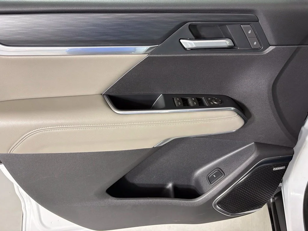 Used 2026 White GMC Elevation image 14