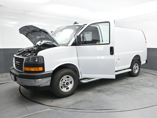 Used 2025 White GMC Work Van image 41