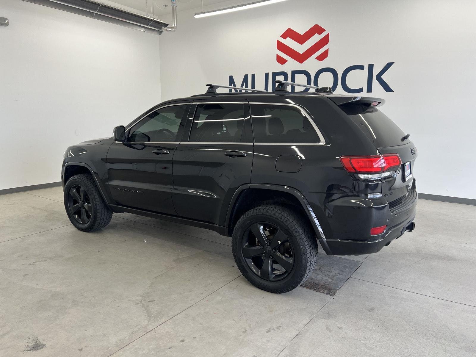 Used 2015 Brilliant Black Crystal Pearlcoat Jeep Altitude image 9