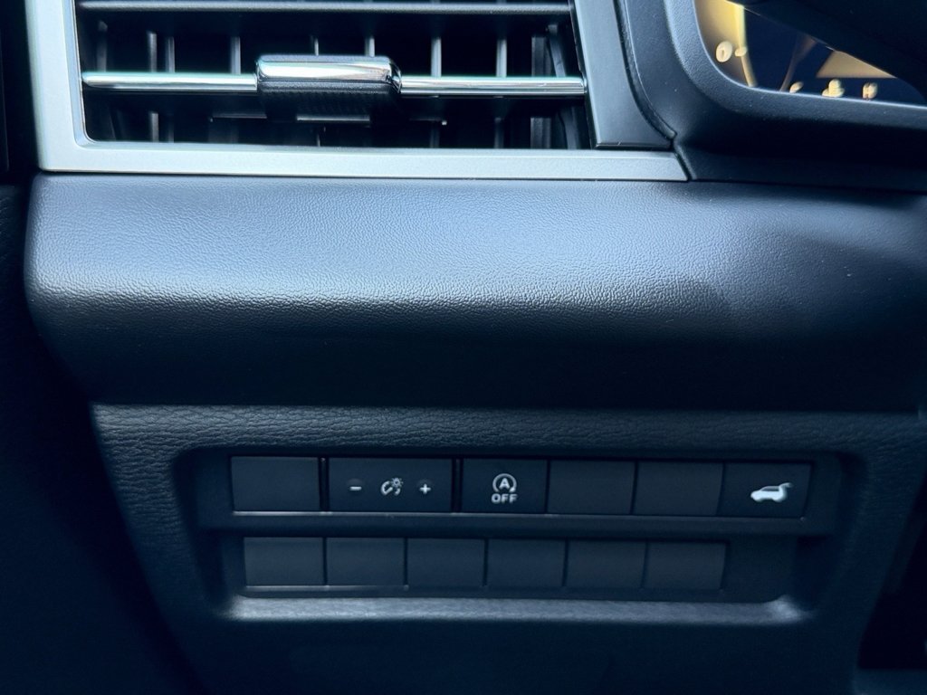 New 2026 Moonstone Gray Metallic Mitsubishi SE image 23