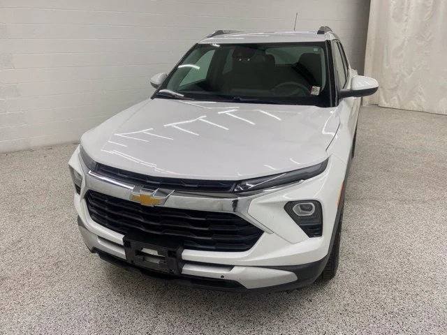 Used 2025 White Chevrolet LT image 2