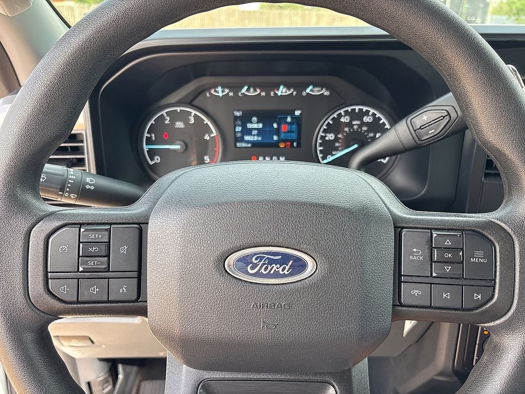 Used 2025 Oxford White Ford XLT image 24