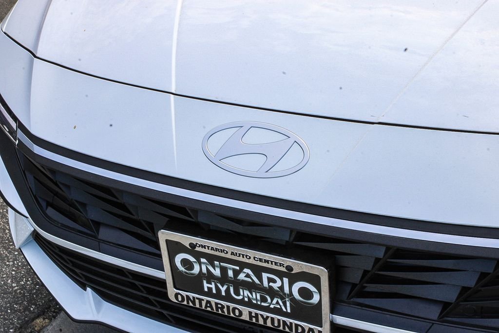 New 2026 White Hyundai SEL Sport image 6