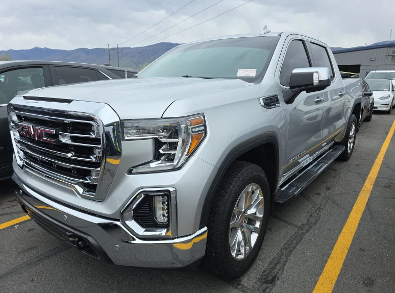 2020 GMC Sierra 4WD Crew Cab Short Box SLT's photo