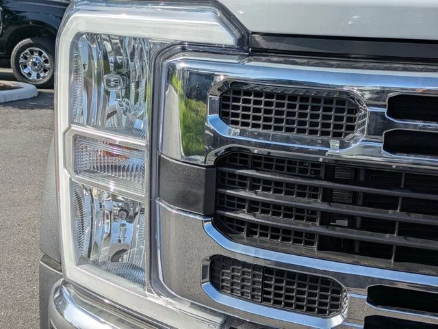 New 2026 Oxford White Ford F-450® XL image 10