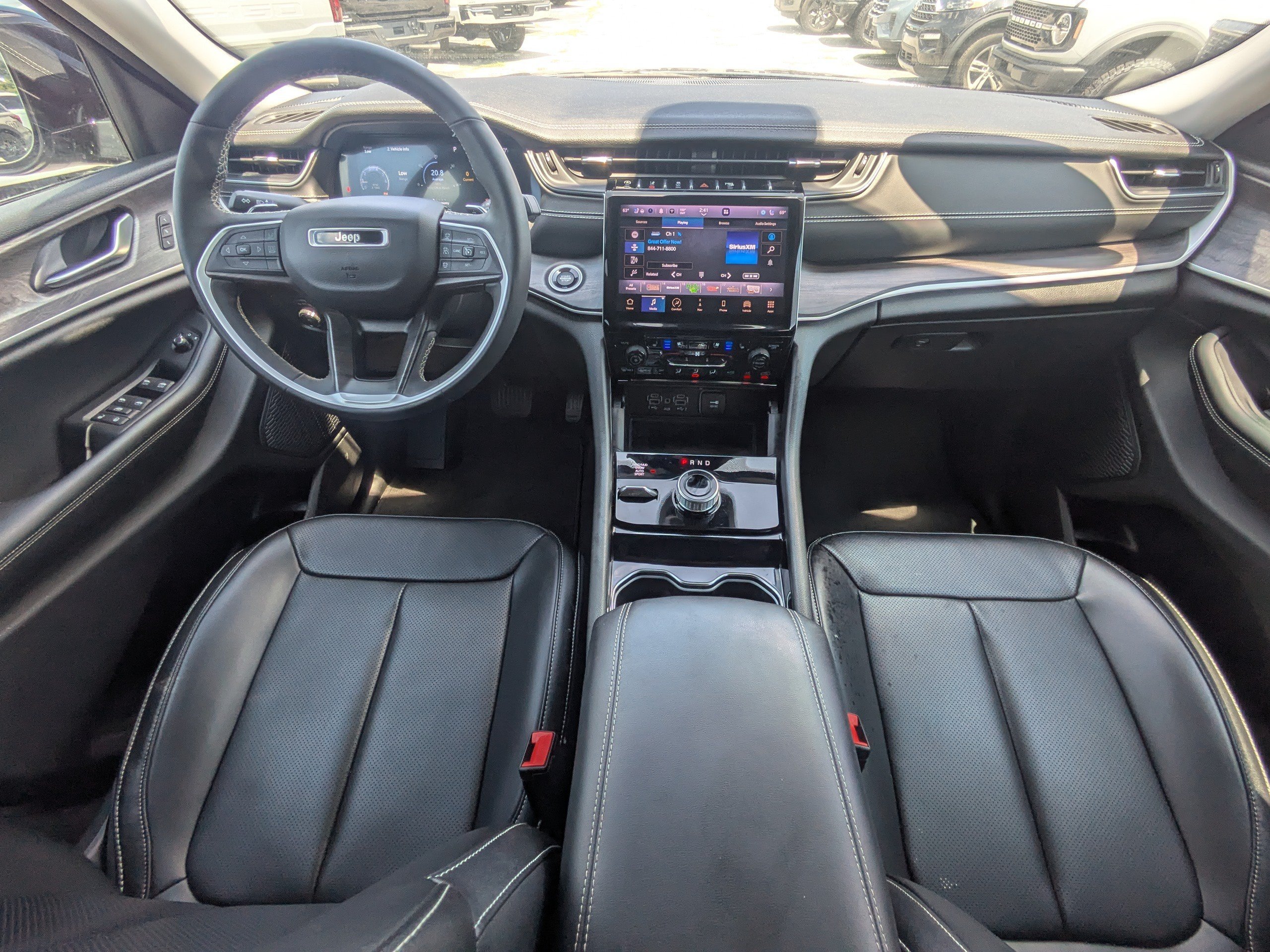 Used 2023 Midnight Sky Jeep Limited image 16
